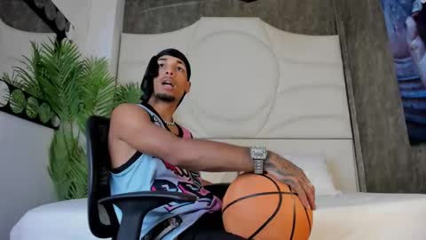 ThiagoFerreti online show from 10-29-25, 07:26