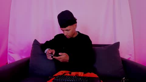 ThiagoFerreti online show from 11-13-25, 07:57