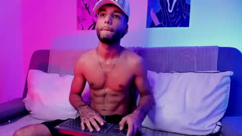Snapshot of thiagoferreti_ chatting on 07-29-26, 03:37 ThiagoFerreti online show from 07-29-26, 03:37