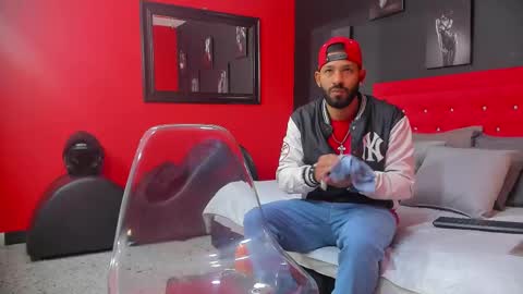 Thia Gomez online show from 02-26-25, 12:14