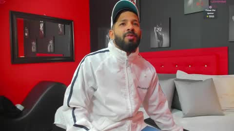 Thia Gomez online show from 03-04-25, 12:22