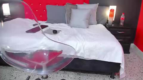 Thia Gomez online show from 03-12-25, 04:13