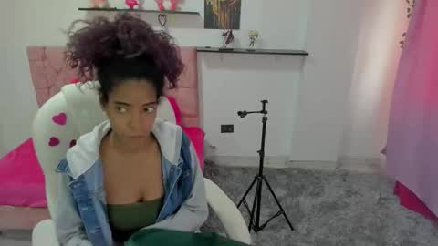 Snapshot of thianahornyy chatting on 02-12-26, 01:50 thianahornyy online show from 02-12-26, 01:50