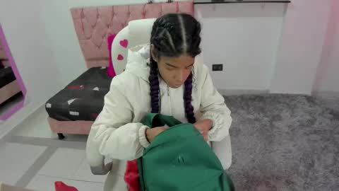 Snapshot of thianahornyy chatting on 02-20-26, 01:00 thianahornyy online show from 02-20-26, 01:00