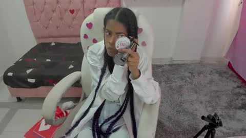 Snapshot of thianahornyy chatting on 02-25-26, 01:32 thianahornyy online show from 02-25-26, 01:32