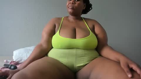 thickleeyanax online show from 12-04-24, 10:13