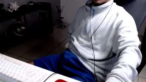 Snapshot of thieves_us chatting on 01-12-26, 12:43 thieves_us online show from 01-12-26, 12:43