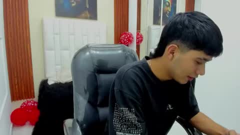 Snapshot of thiiago_collins chatting on 02-26-26, 09:58 THIAGO COLLINS online show from 02-26-26, 09:58