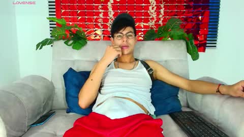 Snapshot of thiiagosaeenz chatting on 02-17-26, 05:30 Thiago Saenzz online show from 02-17-26, 05:30