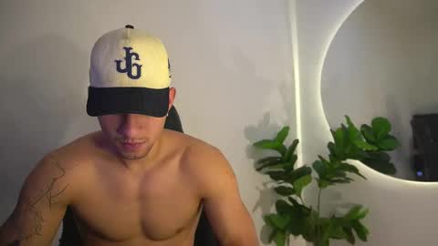 Snapshot of thin_tommy11 chatting on 05-01-26, 12:04 thin_tommy11 online show from 05-01-26, 12:04