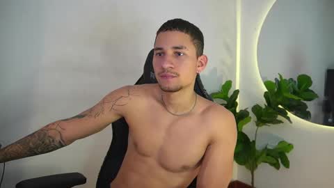 Snapshot of thin_tommy11 chatting on 05-21-26, 08:38 thin_tommy11 online show from 05-21-26, 08:38