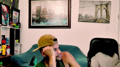 Snapshot of thisshucks chatting on 01-01-25, 06:05 Mister  online show from 01-01-25, 06:05