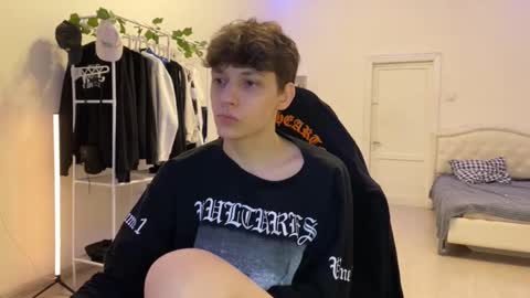 Thomas Hill online show from 10-27-25, 06:45