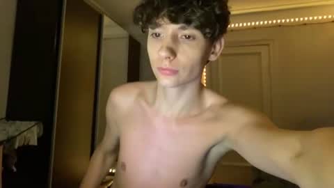 Snapshot of thomas617826 chatting on 07-27-26, 10:17 Thomas Hill online show from 07-27-26, 10:17