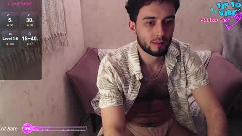 Snapshot of thomas_blackfield chatting on 01-20-25, 08:29 Thomas online show from 01-20-25, 08:29