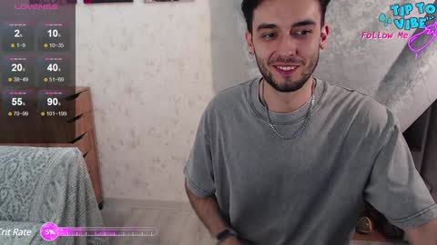 Snapshot of thomas_blackfield chatting on 02-06-25, 08:23 Thomas online show from 02-06-25, 08:23