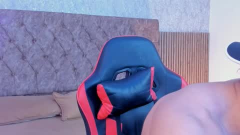 Thomas Brandon online show from 12-17-25, 06:19