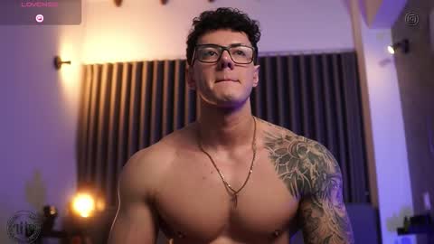 Thomas Falcon online show from 10-19-25, 02:23