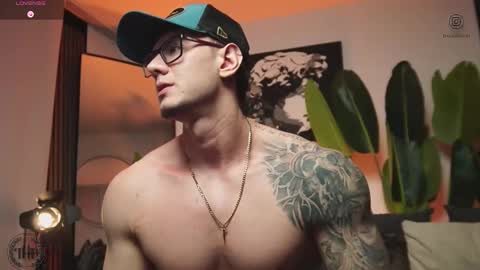 Snapshot of thomas_falcon1 chatting on 01-17-26, 01:10 Thomas Falcon online show from 01-17-26, 01:10