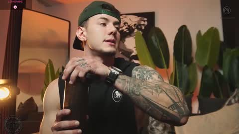 Snapshot of thomas_falcon1 chatting on 01-18-26, 01:20 Thomas Falcon online show from 01-18-26, 01:20