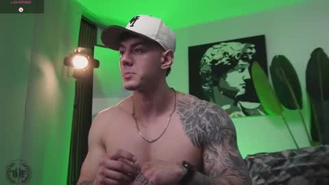 Snapshot of thomas_falcon1 chatting on 02-03-26, 08:03 Thomas Falcon online show from 02-03-26, 08:03