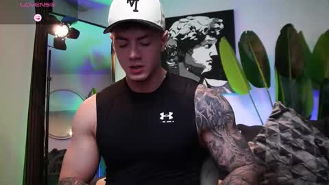 Snapshot of thomas_falcon1 chatting on 02-06-26, 12:15 Thomas Falcon online show from 02-06-26, 12:15