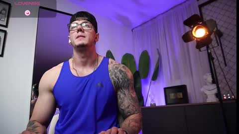 Snapshot of thomas_falcon1 chatting on 02-12-26, 11:44 Thomas Falcon online show from 02-12-26, 11:44