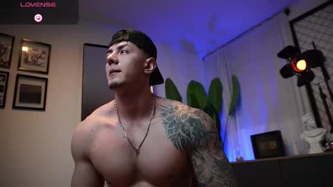 Snapshot of thomas_falcon1 chatting on 02-18-26, 01:56 Thomas Falcon online show from 02-18-26, 01:56