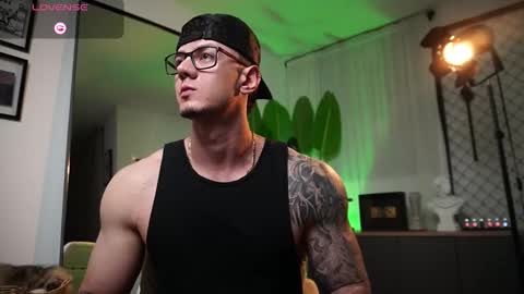 Snapshot of thomas_falcon1 chatting on 03-01-26, 12:45 Thomas Falcon online show from 03-01-26, 12:45