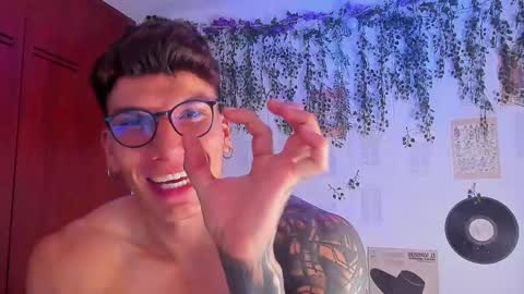 Thomas Grey online show from 03-08-25, 06:43