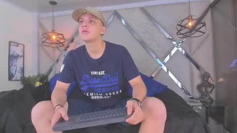 ---Thomas--- online show from 02-24-25, 07:22