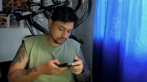 Snapshot of thomas_rol chatting on 11-25-25, 04:40 Thomas online show from 11-25-25, 04:40