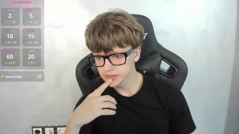 Snapshot of thomas_shelbivip chatting on 06-21-26, 07:16 Tomas online show from 06-21-26, 07:16