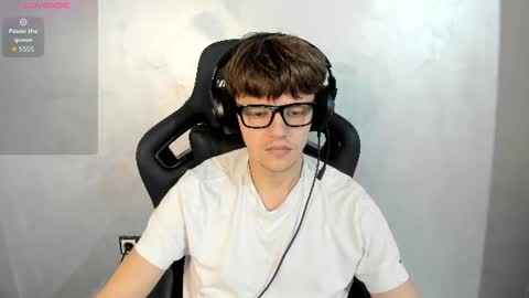 Snapshot of thomas_shelbivip chatting on 07-20-26, 08:22 Tomas online show from 07-20-26, 08:22