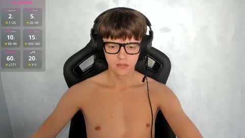 Snapshot of thomas_shelbivip chatting on 07-22-26, 04:43 Tomas online show from 07-22-26, 04:43