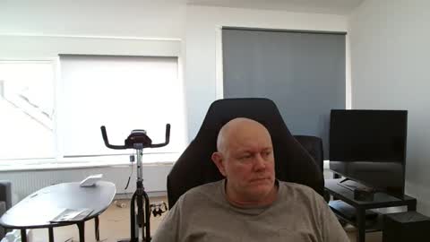 thomash32 online show from 09-16-25, 11:44