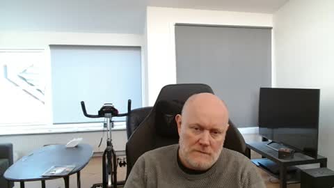 thomash32 online show from 09-29-25, 08:08