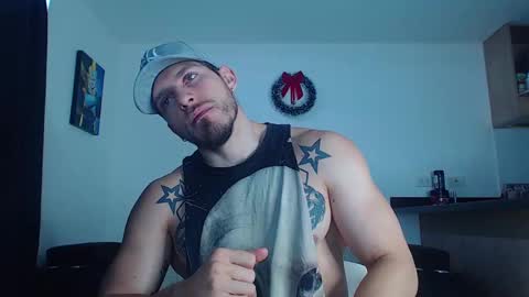 Snapshot of thomashoward31 chatting on 01-20-25, 01:11 Thomas online show from 01-20-25, 01:11