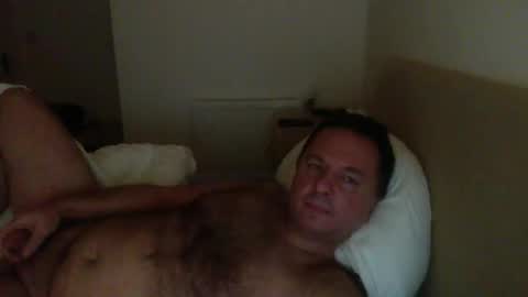 Snapshot of thomaspol chatting on 11-17-25, 10:59 Tom online show from 11-17-25, 10:59