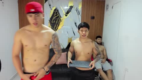 thomson_hot01 online show from 10-04-25, 05:27