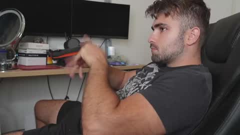 Snapshot of thony_grey chatting on 09-29-25, 10:36 Thony Grey online show from 09-29-25, 10:36