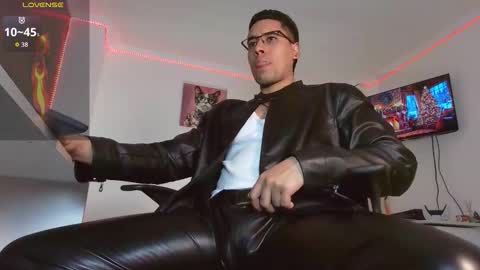 Snapshot of thonydupont chatting on 12-22-25, 11:35 thonydupont online show from 12-22-25, 11:35