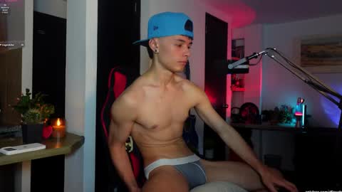   L e a n d e r   25OFF ON MY OF online show from 03-02-26, 01:08