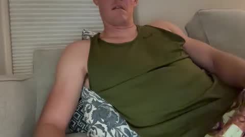 Snapshot of throbbinhood480 chatting on 09-13-25, 06:13 Throbbinhood online show from 09-13-25, 06:13