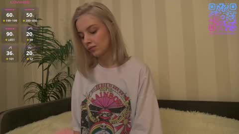 Snapshot of throphyeva chatting on 10-14-25, 08:15 Mira online show from 10-14-25, 08:15