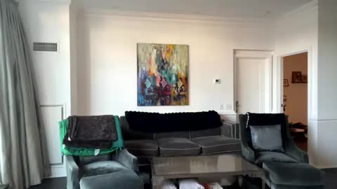 tia_fox online show from 10-27-25, 08:46