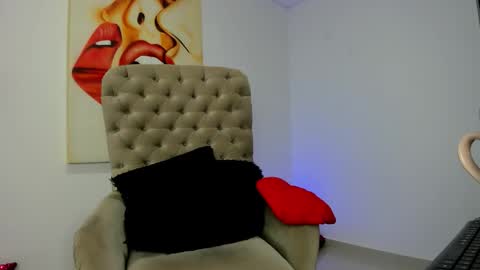 Snapshot of tiago_hannah chatting on 01-08-26, 08:49 carolina online show from 01-08-26, 08:49