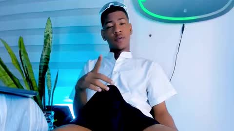 tiago_xxx_ online show from 11-08-25, 11:03