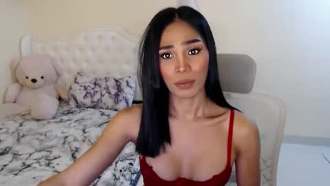 Snapshot of tiara_gurl16 chatting on 09-18-25, 10:12 tiara online show from 09-18-25, 10:12