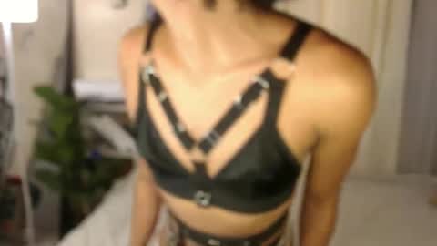Snapshot of tiara_perezx chatting on 12-15-24, 02:52 Sam online show from 12-15-24, 02:52